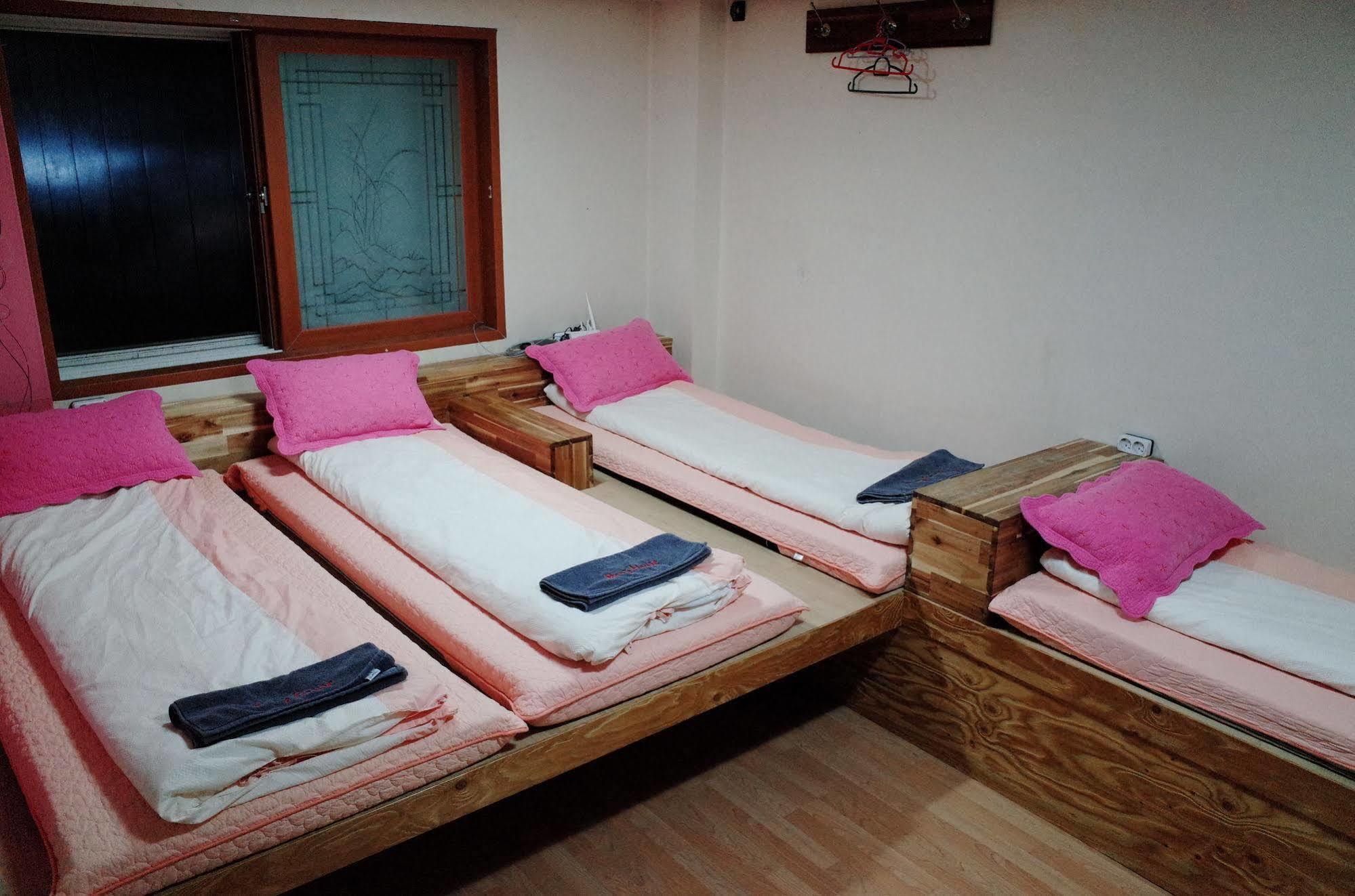 Bong Backpackers Seul Exterior foto