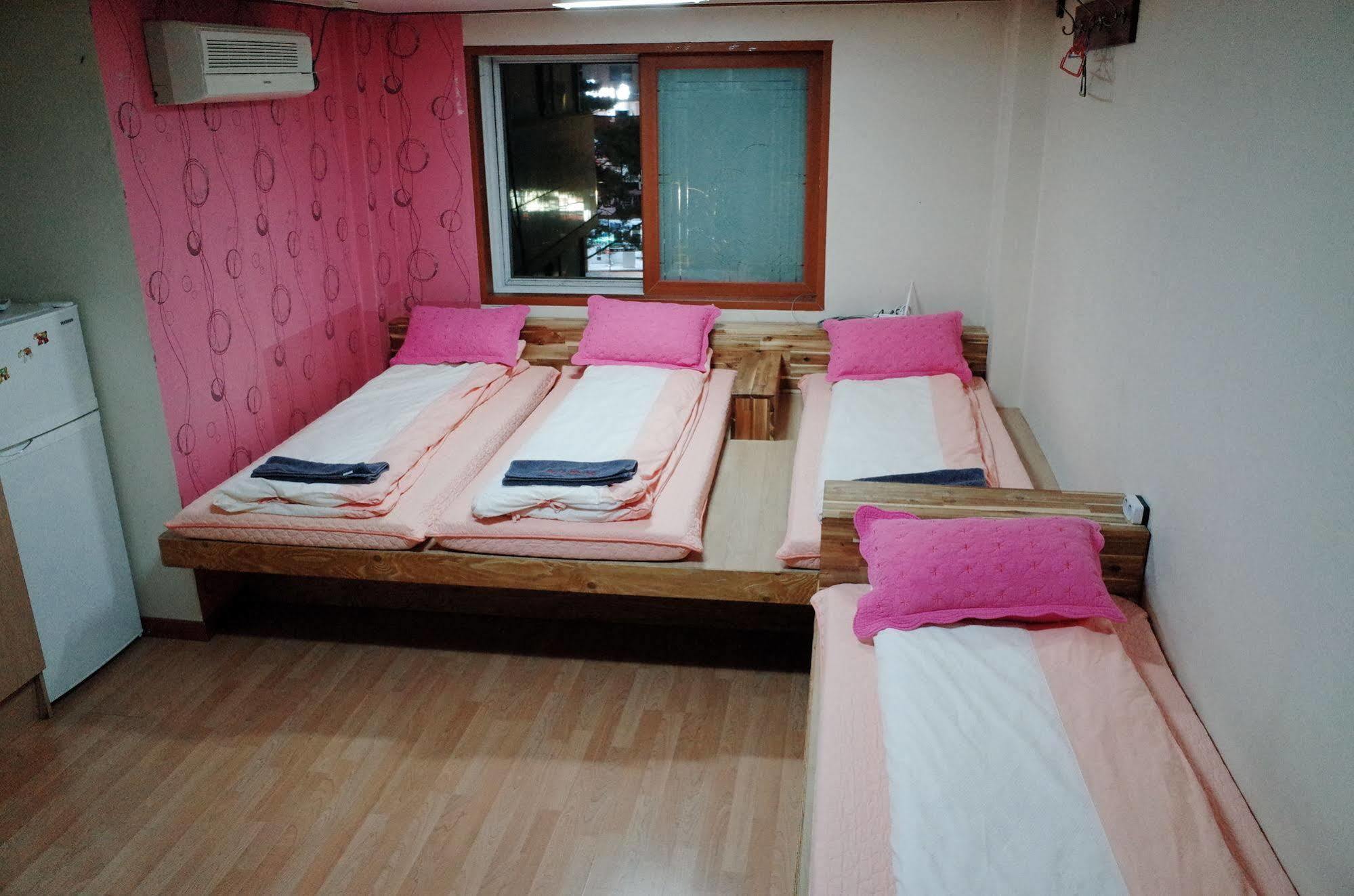 Bong Backpackers Seul Exterior foto