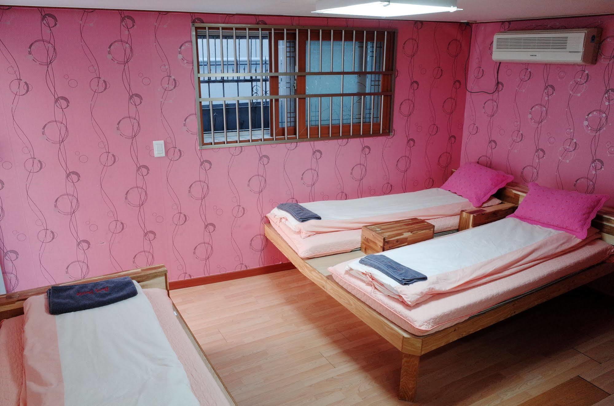 Bong Backpackers Seul Exterior foto